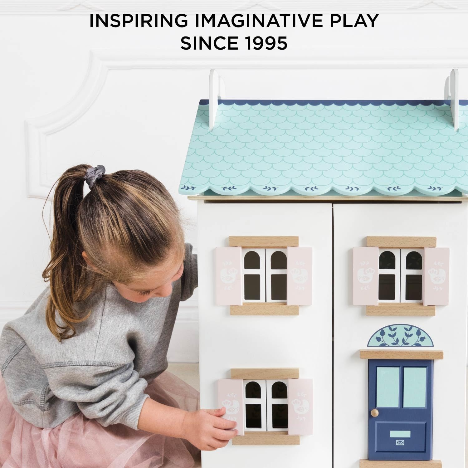Bluebelle Wooden Doll House - Le Toy Van