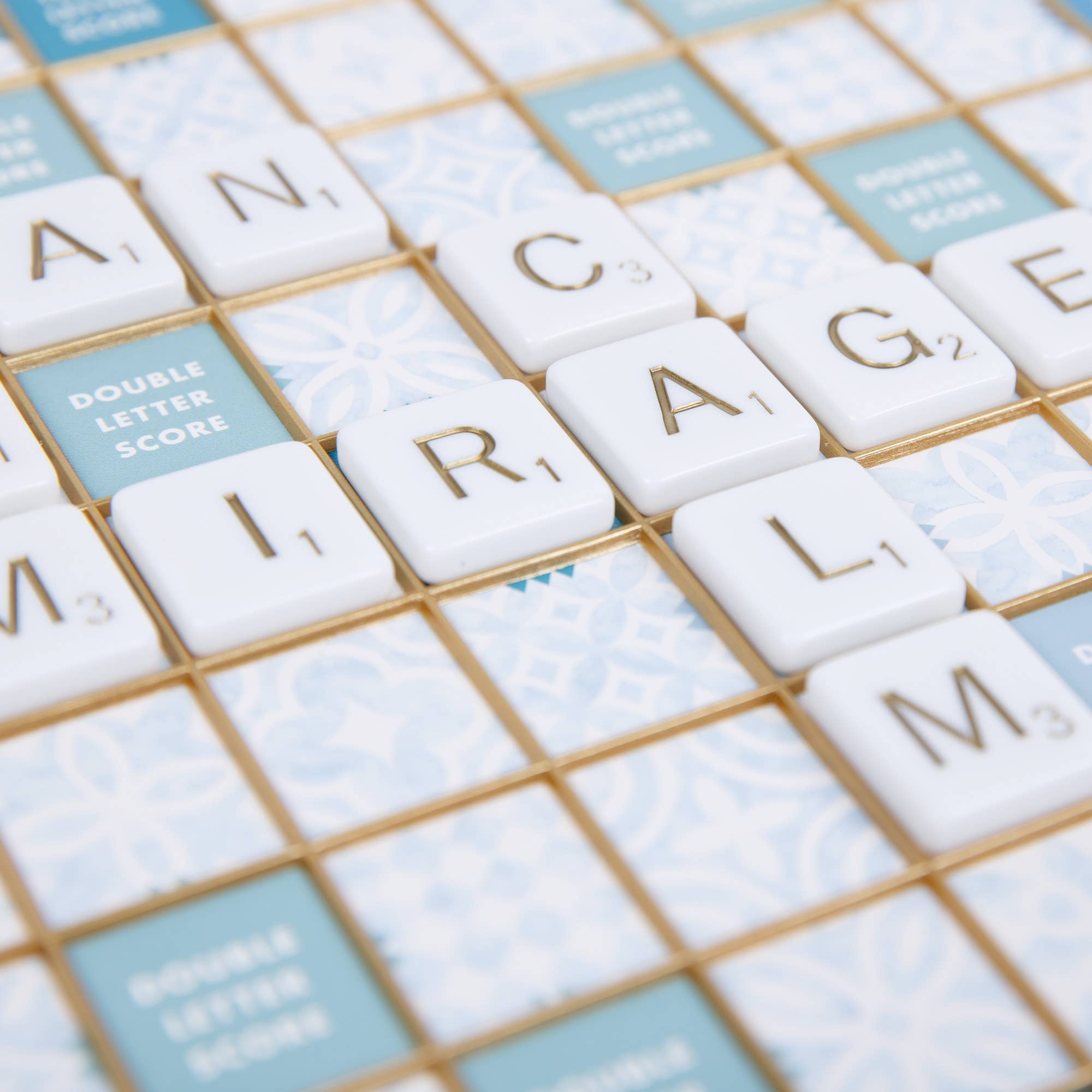 WS Game Company - Scrabble Bianco Edition