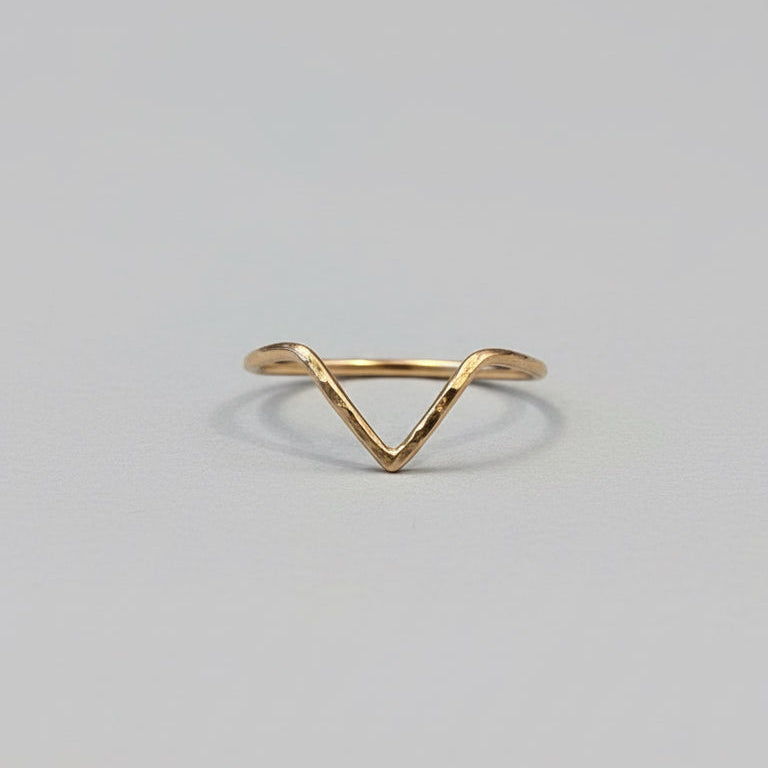 Lazy Maisie Chevron Ring Gold 7