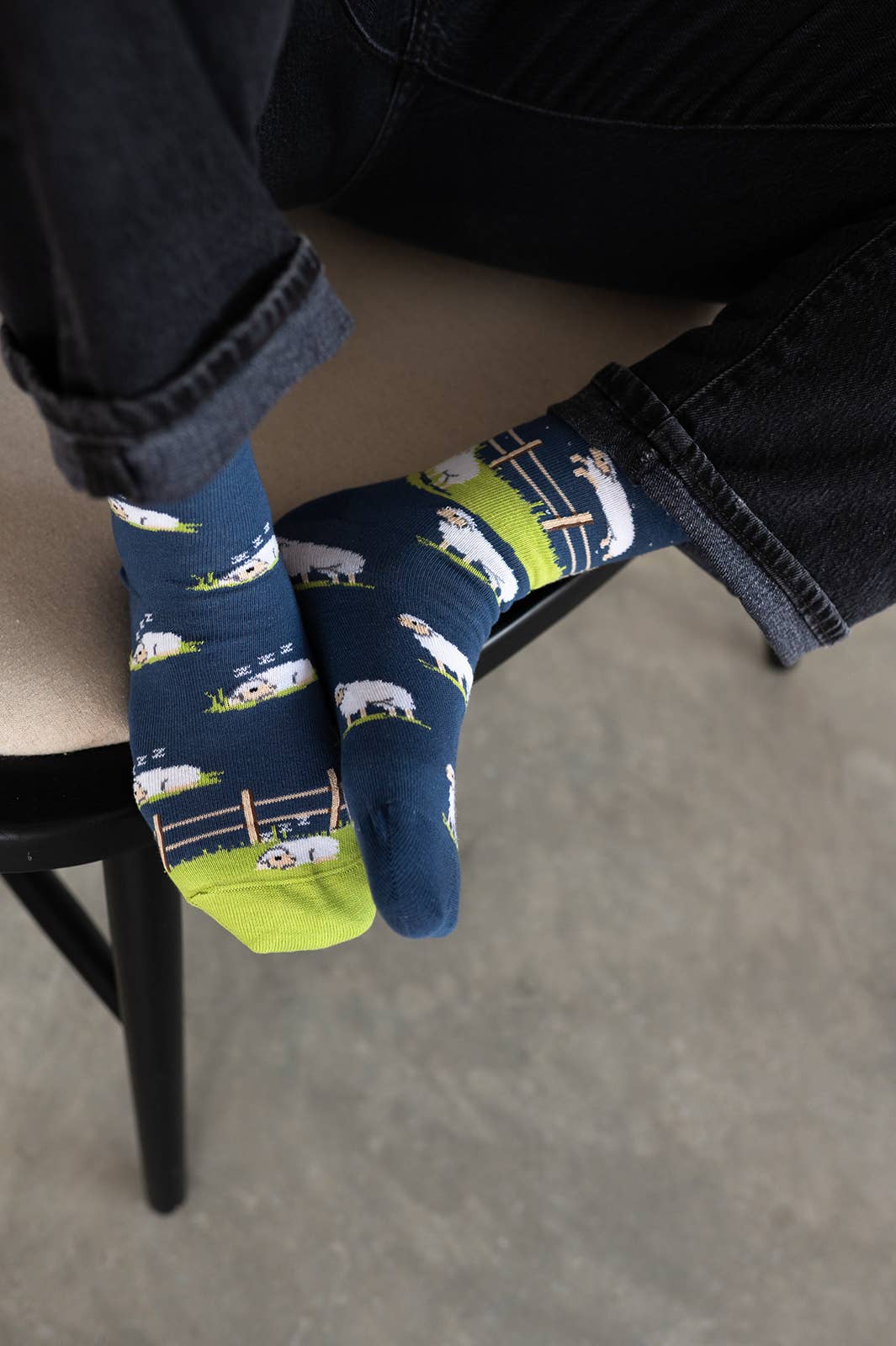 Friday Sock Co. - Women's Jumping Sheep