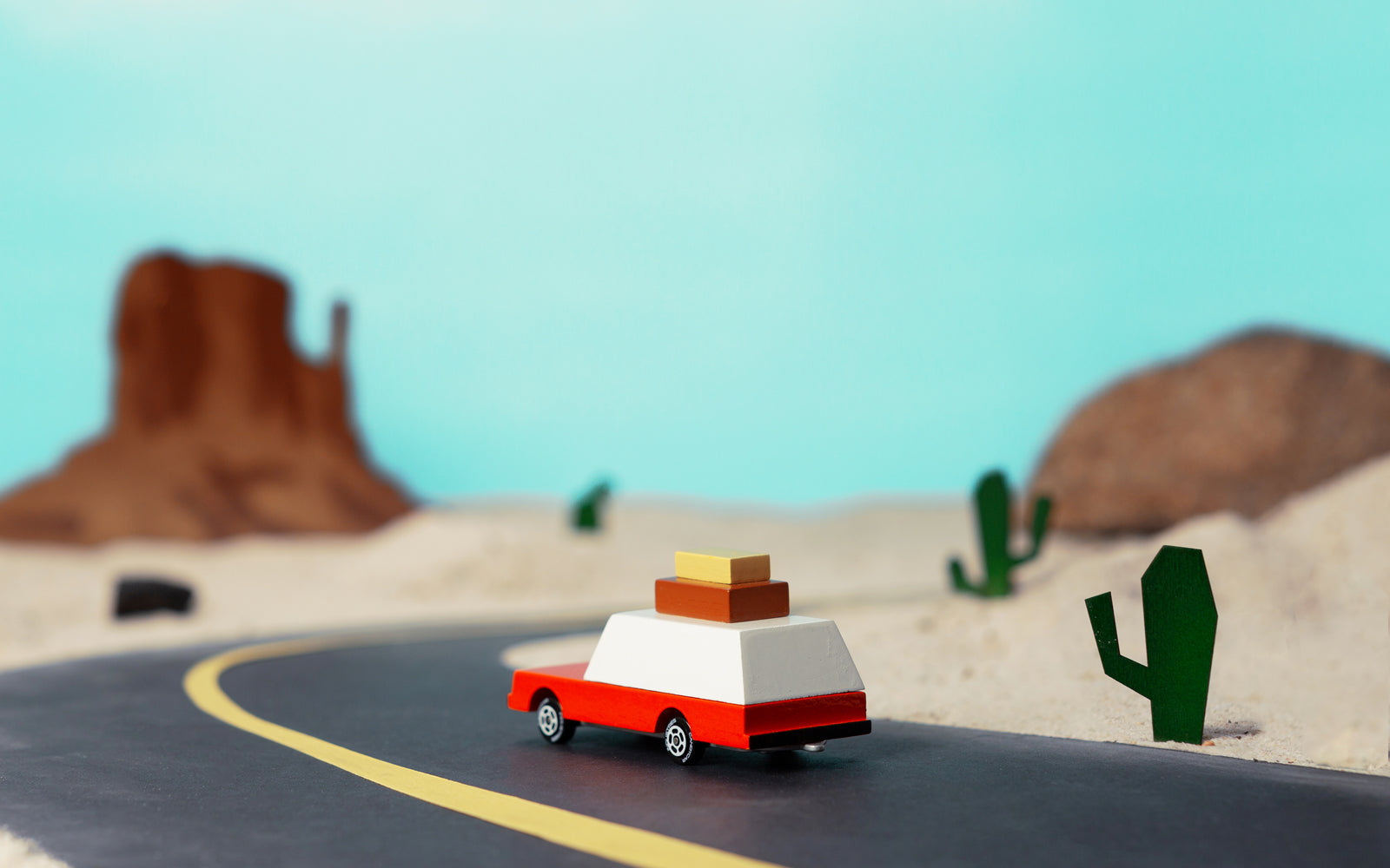 Candylab Candycar Wagon with Luggage