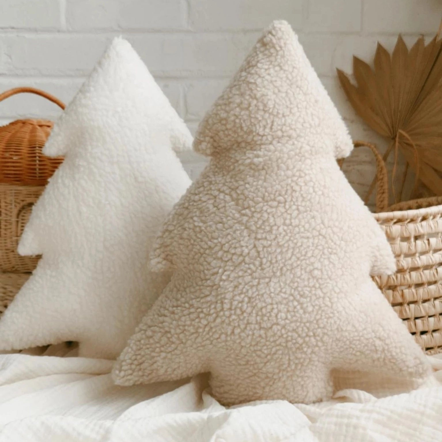 Winter Pine Tree pillow - Beige