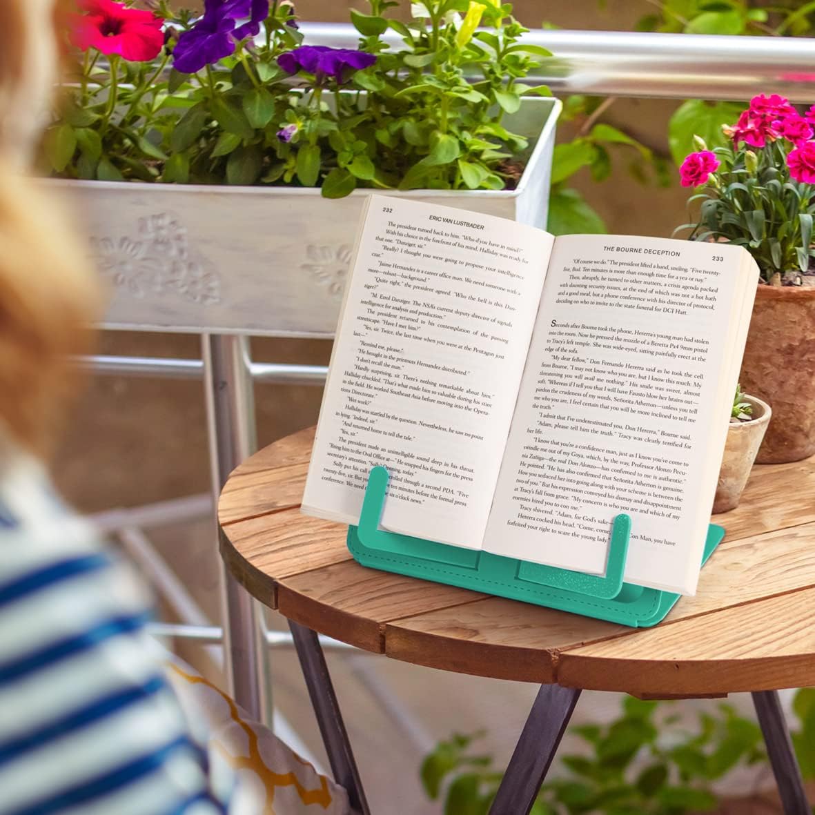 Travel Book Rest