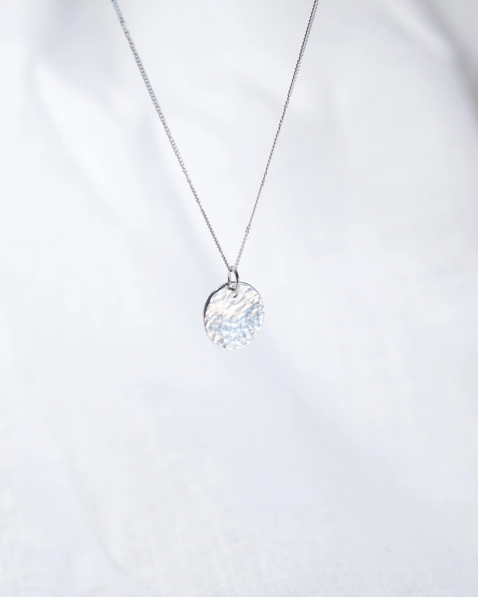 Lazy Maisie Hammered Circle Necklace Silver