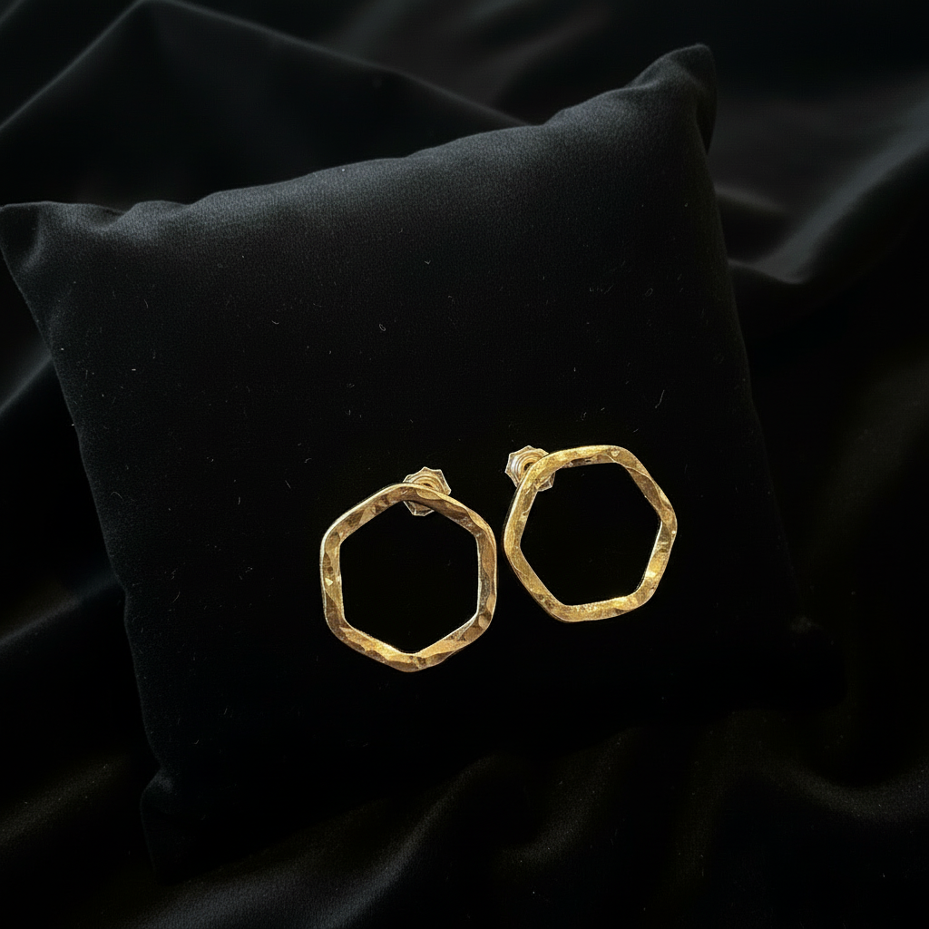 Lazy Maisie Hammered Hexagone Stud Earrings Gold