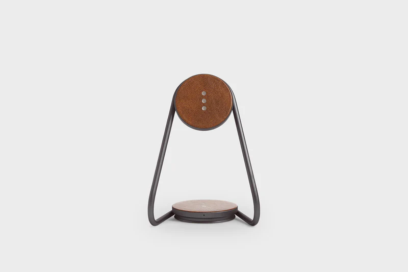 Mag:2 Leather Essentials Wireless Charger Saddle*