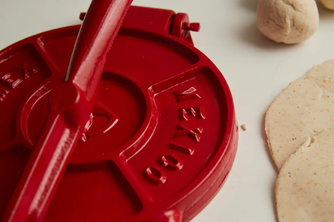 Verve Cast Iron Tortilla Press Kit